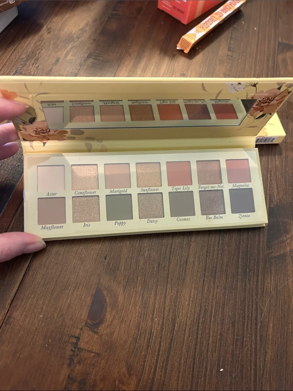 Laura Geller Neutral Pink & Peach Matte/Shimmer Eyeshadow Palette